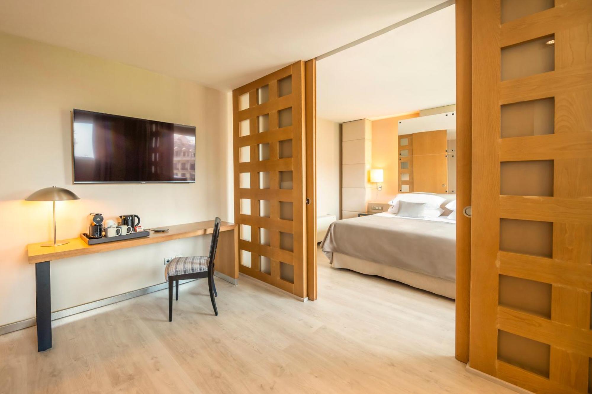 Hesperia Barcelona Presidente Otel Dış mekan fotoğraf